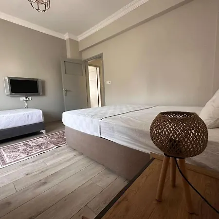 300 Meters To Konyaalti Beach 2+1 Large And Spacious