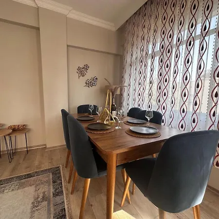 300 Meters To Konyaalti Beach 2+1 Large And Spacious Apartmán Antalya