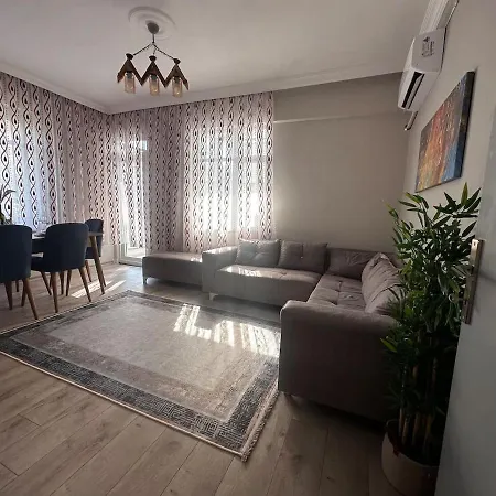 300 Meters To Konyaalti Beach 2+1 Large And Spacious Apartmán