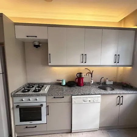 300 Meters To Konyaalti Beach 2+1 Large And Spacious Apartmán